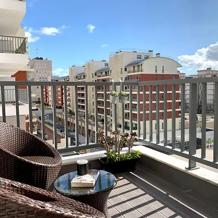 Апартаменты Modern & Spacious With River View Лиссабон