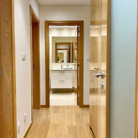 Modern & Spacious With River View Lizbona