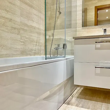 Апартаменты Modern & Spacious With River View Лиссабон