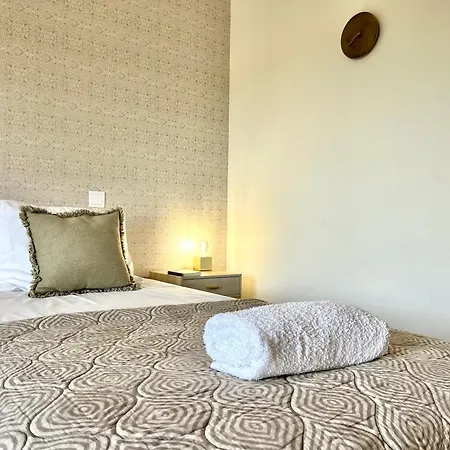 Modern & Spacious With River View Lizbona