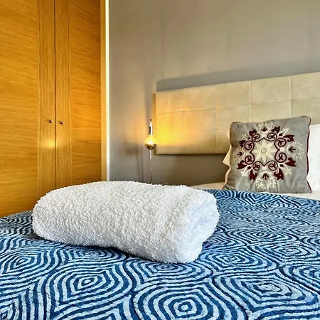 Апартаменты Modern & Spacious With River View