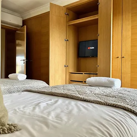 Апартаменты Modern & Spacious With River View Лиссабон