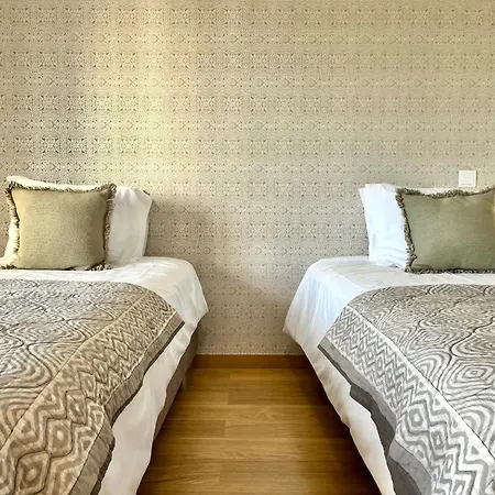 Modern & Spacious With River View Lizbona