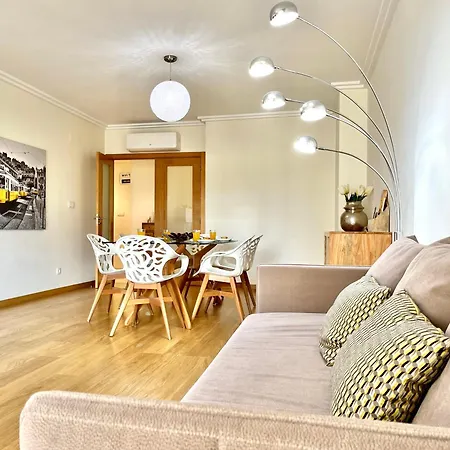 Lägenhet Modern & Spacious With River View Lisboa