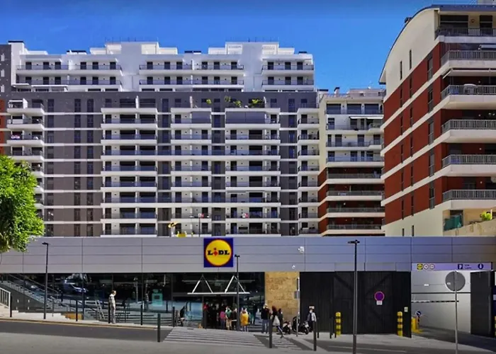 Modern & Spacious With River View