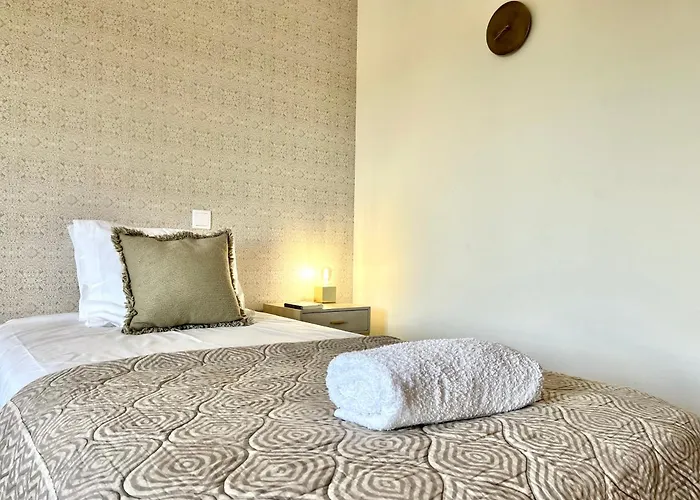 Modern & Spacious With River View Lisboa