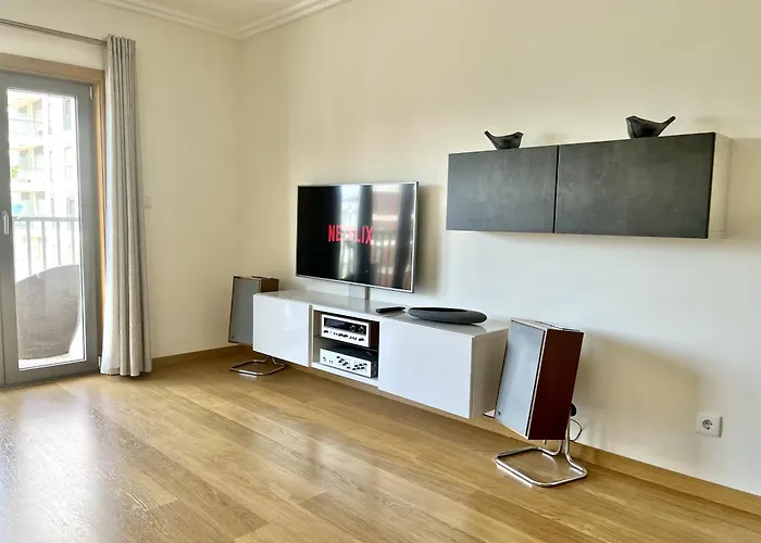 Apartamento Modern & Spacious With River View *