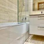 Daire Modern & Spacious With River View Lisboa