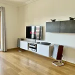 Daire Modern & Spacious With River View *