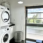 Daire Modern & Spacious With River View *