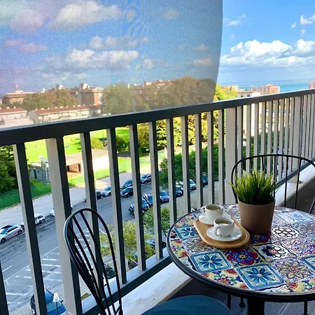 Daire Modern & Spacious With River View *