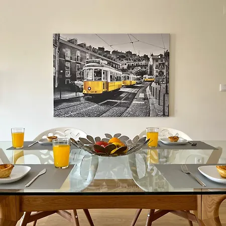 Διαμέρισμα Modern & Spacious With River View